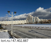 MINSK, BELARUS, FEBRUARY 20, 2025 The embankment of the Svislach River in the Nemiga area in winter. Редакционное фото, фотограф Vadzim Yakubovich / Фотобанк Лори
