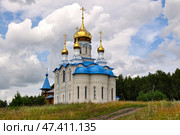 Храм в честь иконы Божией Матери «Всех скорбящих Радость» (новый). Село Упорово. Тюменская область (2017 год). Стоковое фото, фотограф Александр Тараканов / Фотобанк Лори
