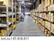 Склад с автомобильными запасными частями. Храниние, продажа автозапчастей, склад. Редакционное фото, фотограф Терехова Марина / Фотобанк Лори