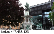Фонтан в городе Инсбрук. Австрия. Весна. Май. Fountain in the city of Innsbruck. Austria. Spring. May. Редакционное видео, видеограф Горшков Александр / Фотобанк Лори