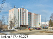 Здание Государственного совета, Законодательного собрания Удмуртской республики. Город Ижевск. The building of the Legislative Assembly of the Udmurt Republic. Izhevsk city. Редакционное фото, фотограф Юрий Карачев / Фотобанк Лори