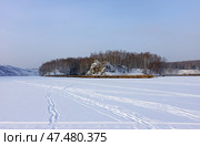 Стрелка Каменки и Исети, скала Кавдымов (Ковдымов) столб, Каменск-Уральский, Свердловская область (2020 год). Стоковое фото, фотограф Алексей Иванов / Фотобанк Лори