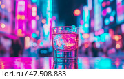 Nightlife drink: a chilled glass in a vibrant club atmosphere. Стоковое AI-изображение, AI-художник Данила Большаков / Фотобанк Лори