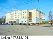 Здание правительства  Удмуртской республики. Город Ижевск. Центральная площадь корода.Building of the government of the Udmurt Republic. City of Izhevsk. Central square of the city. Редакционное фото, фотограф Юрий Карачев / Фотобанк Лори