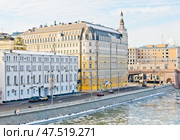 Раушская набережная в зимний день. Москва. Россия. Редакционное фото, фотограф E. O. / Фотобанк Лори