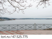 Набережная в г. Сортавала, Карелия. Вид на озеро Ляппяярви (2024 год). Стоковое фото, фотограф Наталия Бушкевич / Фотобанк Лори