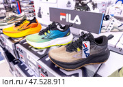 Fila новые стильные кроссовки. Спортивная обувь. Fila — южнокорейский бренд спортивной одежды. Редакционное фото, фотограф FotograFF / Фотобанк Лори