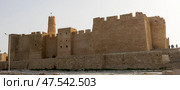 Ancient fortified Ribat of Monastir under clear Tunisian sky. Стоковое фото, фотограф Яков Филимонов / Фотобанк Лори