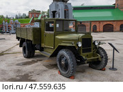 Военный грузовик ЗИС-5 "Уралзис". Экспозиция оборудования Северского трубного завода. Город Полевской, Свердловская область (2024 год). Редакционное фото, фотограф Pukhov K / Фотобанк Лори