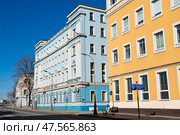 Улица Николоямская. Солнечный весенний день. Москва. Редакционное фото, фотограф E. O. / Фотобанк Лори