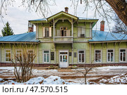 Корпус психиатрической лечебницы им. Кащенко на Ульянова в Нижнем Новгороде. Редакционное фото, фотограф Илья Старков / Фотобанк Лори