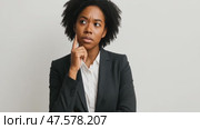 Thoughtful businesswoman pondering ideas with changing expressions. Стоковое AI-видео, аниматор Владимир Федоров / Фотобанк Лори