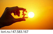 Illuminated wealth british pound sterling at sunset. Стоковое AI-изображение, AI-художник Андрей Бакусов / Фотобанк Лори