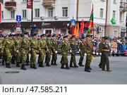 Колонна пограничников на параде. День Победы. Город Тюмень (2017 год). Редакционное фото, фотограф Александр Тараканов / Фотобанк Лори