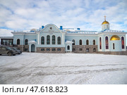Здание духовного реабилитационно-спортивного центра "Защитники Отечества". Мурманск. Редакционное фото, фотограф Анна Карасева / Фотобанк Лори