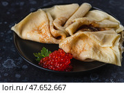 Pancakes with red caviar filling. Стоковое фото, фотограф Светлана Денисова / Фотобанк Лори