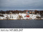 Тутаев. Казанско-Преображенская церковь на Романовской стороне. Ярославская область. Редакционное фото, фотограф Свитич Олег / Фотобанк Лори