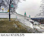 Каменные стены монастыря. Башни: Дамасская, Ефремова, Варуха. Новоиерусалимский монастырь в Истре. Московская область. Стоковое фото, фотограф Жигалов Евгений Павлович / Фотобанк Лори
