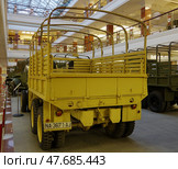 Полноприводный грузовой автомобиль GMC CCKW-352 (вид сзади). Музей военной техники, Музейный комплекс УГМК, Верхняя Пышма (2021 год). Редакционное фото, фотограф Алексей Иванов / Фотобанк Лори