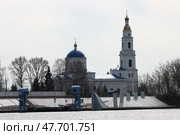 Московская область. Церковь Казанской иконы Божией Матери и река Ока в селе Дединово. Стоковое фото, фотограф Михаил Батурицкий / ТАСС / Фотобанк Лори