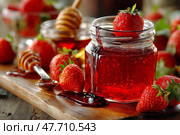 Fresh Strawberries and Honey in Jars With Syrup on Wooden Table. Стоковое AI-изображение, AI-художник Юлия Гапеенко / Фотобанк Лори