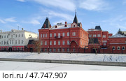 Старинное здание Орловского коммерческого банка на Гостиной улице, 6, построенное в 1897-1899 годах по проекту архитектора С.К. Родионова. Здание отделения Центрального банка России. Старинная городская улица вдоль реки Орлик. Красивый российский город Орел. Стоковое фото, фотограф Ирина / Фотобанк Лори