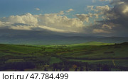 Tuscany landscape sunset farm house and hills (2023 год). Стоковое видео, видеограф Михаил Коханчиков / Фотобанк Лори