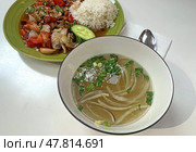 Com Duy Ga Chua Ngot and Vietnamese soup. Стоковое фото, фотограф Мастепанов Павел / Фотобанк Лори