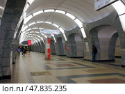 Центральный зал станции метро Чкаловская Люблинско-Дмитровской линии Московского метрополитена. Редакционное фото, фотограф Александр Кузнецов / Фотобанк Лори