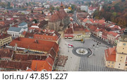 Brasov old town in autumn (2023 год). Стоковое видео, видеограф Михаил Коханчиков / Фотобанк Лори