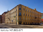 Доходный дом Р. И. Гетца. 1874. Архитектор: Иван Петрович Маас. Санкт-Петербург, улица Радищева, дом 32 (Саперный переулок, дом 23) Редакционное фото, фотограф Александр Селезнев / Фотобанк Лори