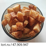 Сухари в чашке. Breadcrumbs in a cup. Стоковое фото, фотограф Денис Баданин / Фотобанк Лори