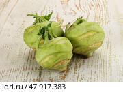 Raw fresh organic kohlrabi cabbage. Стоковое фото, фотограф Андрей Старостин / Фотобанк Лори
