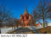 Михаило-Архангельский собор — православный храм в городе Ижевск, кафедральный собор Ижевской епархии Русской православной церкви. The Cathedral of St. Michael the Archangel is an Orthodox church in the city of Izhevsk, the cathedral of the Izhevsk diocese of the Russian Orthodox Church. Редакционное фото, фотограф Юрий Карачев / Фотобанк Лори