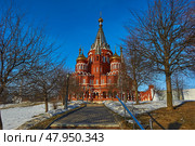 Михаило-Архангельский собор — православный храм в городе Ижевск, кафедральный собор Ижевской епархии Русской православной церкви. The Cathedral of St. Michael the Archangel is an Orthodox church in the city of Izhevsk, the cathedral of the Izhevsk diocese of the Russian Orthodox Church. Редакционное фото, фотограф Юрий Карачев / Фотобанк Лори