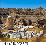 Ruins of ancient Roman theater in city of Side, Turkey. Стоковое фото, фотограф Яков Филимонов / Фотобанк Лори