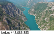 Piva river canyon aerial Montenegro. Стоковое видео, видеограф Михаил Коханчиков / Фотобанк Лори