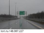 Новая платная дорога М11 Москва - Санкт-Петербург. Редакционное фото, фотограф Дмитрий Неумоин / Фотобанк Лори