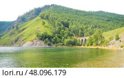 Озеро Байкал, мост, Кругобайкальская Железная дорога, КБЖД. Лето. Lake Baikal, bridge, Circum-Baikal Railway, KBZHD. Summer.  贝加尔湖，桥，环贝加尔湖铁路，KBZHD。 夏天。 Стоковое фото, фотограф Денис Баданин / Фотобанк Лори