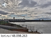 Нижегородская ГЭС (Горьковская) на реке Волге у города Заволжье в Городецком районе Нижегородской области. Редакционное фото, фотограф Константин Григорьев / Фотобанк Лори