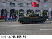 Танк едет по садовому кольцу на репетицию военного парада в честь Дня Победы 9 мая в городе Москве, Россия. Редакционное фото, фотограф Николай Винокуров / Фотобанк Лори