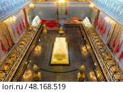 Interior of Mausoleum of Mohammed V. It Contains tombs of the Moroccan king and his sons, late King Hassan II and Prince Abdallah. historical building. Стоковое фото, фотограф Евгений Ткачёв / Фотобанк Лори
