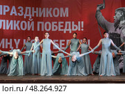 Выступление детского танцевального коллектива к Дню Победы. Редакционное фото, фотограф Владимир Дресвянников / Фотобанк Лори