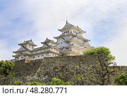 Himeji castle (UNESCO World Heritage), Japan. Замок Белой Цапли в Химэдзи, Япония. Стоковое фото, фотограф Римма Тельнова / Фотобанк Лори