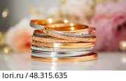 offer free shipping metals. Стоковое AI-изображение, AI-художник Vectorwin / Фотобанк Лори