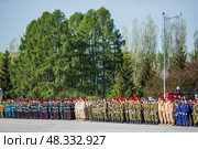 Парад Победы 9 мая, посвящённый 80-й годовщине Победы в Великой Отечественной войне, на главной площади им. М. Горького. Город Бердск, Новосибирская область, Западная Сибирь. Редакционное фото, фотограф Евгений Мухортов / Фотобанк Лори