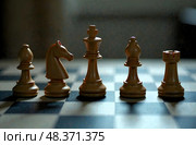 Шахматы на шахматной доске. игра, расставлены фигуры. Стоковое AI-изображение, AI-художник Котова / Фотобанк Лори