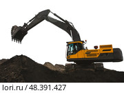 Heavy Industrial Yellow Excavator Digging Rocks and Soil on Construction Site with Extended Hydraulic Arm and Bucket Isolated on transparent Background, Earthmoving Machinery for Infrastructure Works. Стоковое фото, фотограф Сергей Тимофеев / Фотобанк Лори