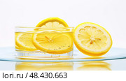 alkalinity drinking lemon water ai generated. Стоковое AI-изображение, AI-художник Vectorwin / Фотобанк Лори
