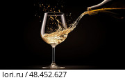 pour pouring wine bottle ai generated. Стоковое AI-изображение, AI-художник Vectorwin / Фотобанк Лори